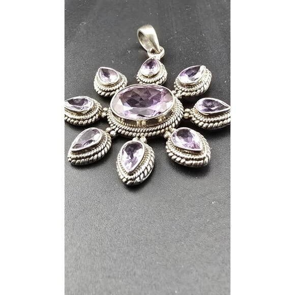 Sterling Silver 925 and Amethyst Gemstone Pendant With Intricate Design - Signed - Picture 3 of 8